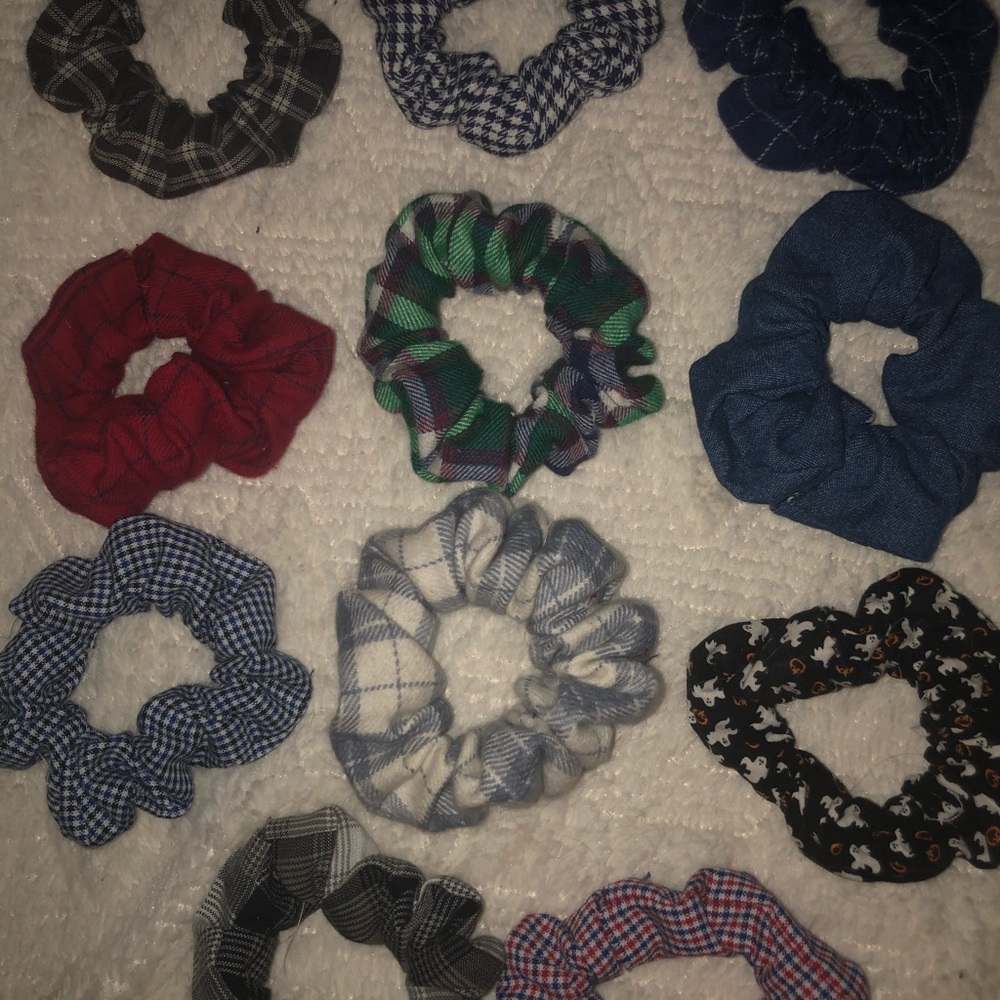 Scrunchie - Picture 8 of 8